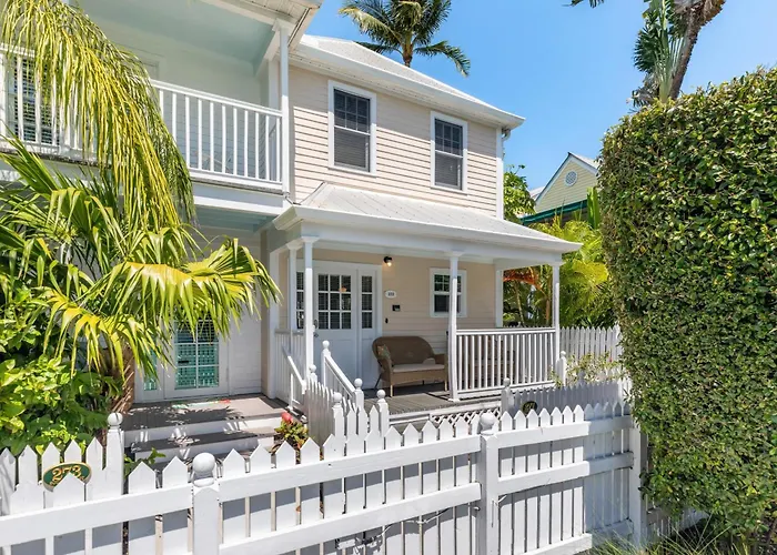 Linger Longer By Avantstay Key West Walkable Gated Community Shared Pool Week Long Stays Only
